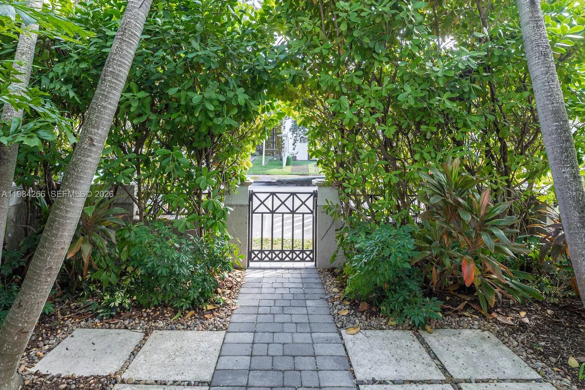 261 Navarre Ave # 1, Coral Gables FL 33134
