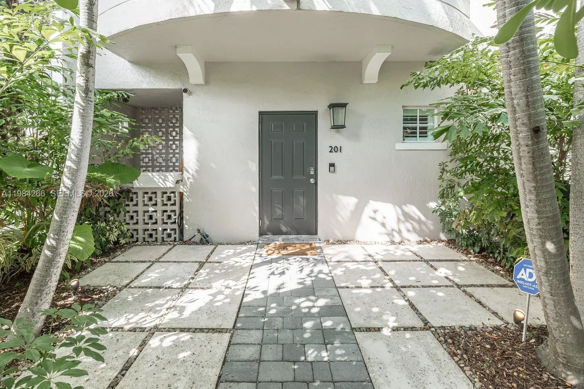261 Navarre Ave # 1, Coral Gables FL 33134