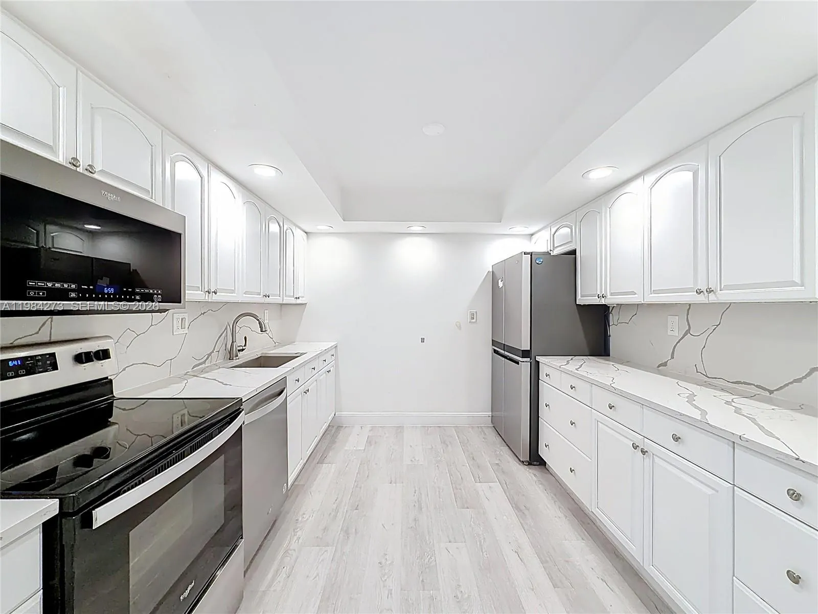 1000 Parkview Dr # 121, Hallandale Beach FL 33009