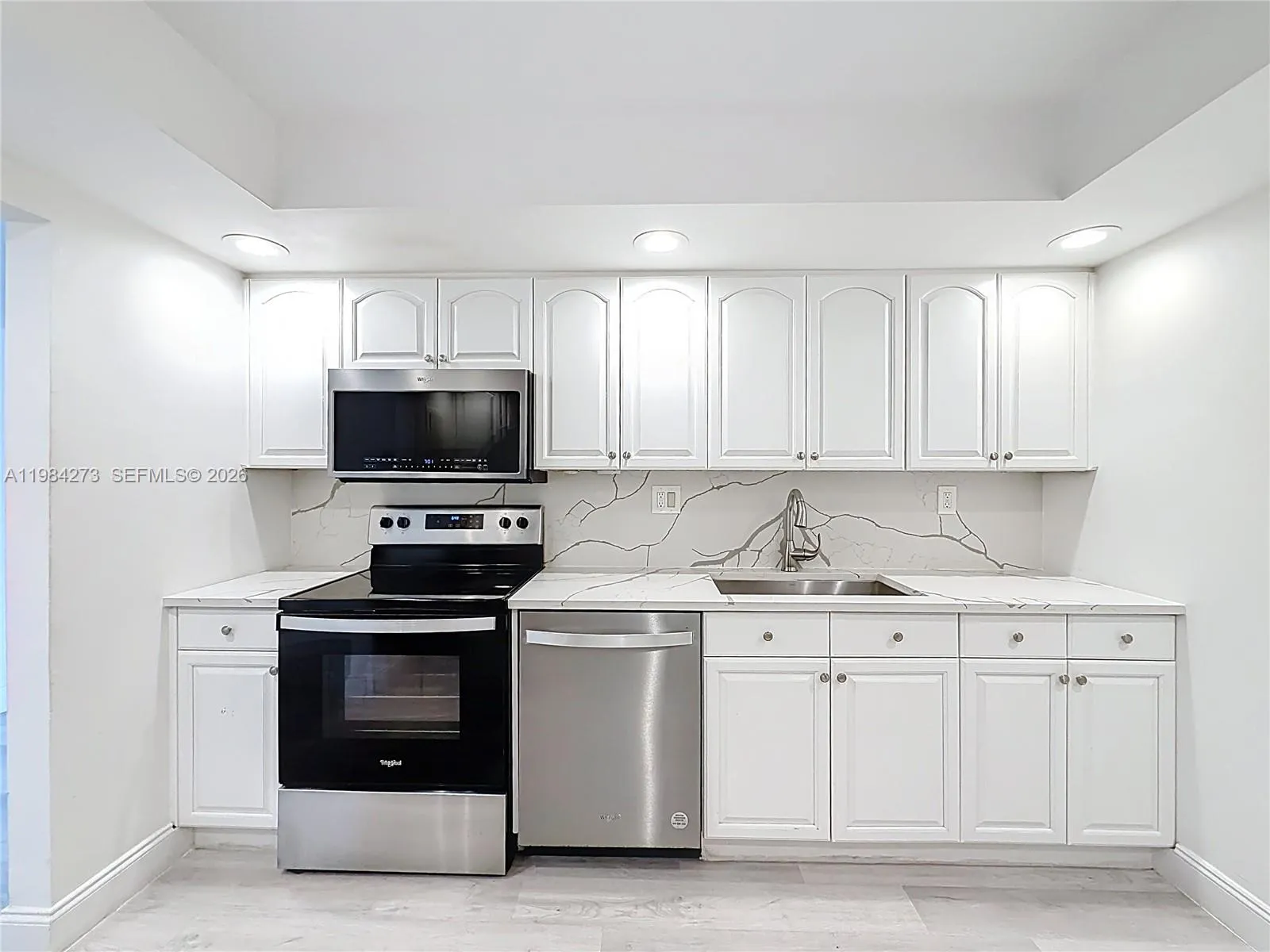 1000 Parkview Dr # 121, Hallandale Beach FL 33009