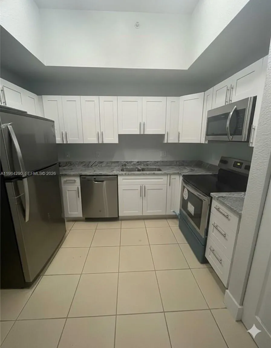 2801 Riverside Dr # 204, Coral Springs FL 33065