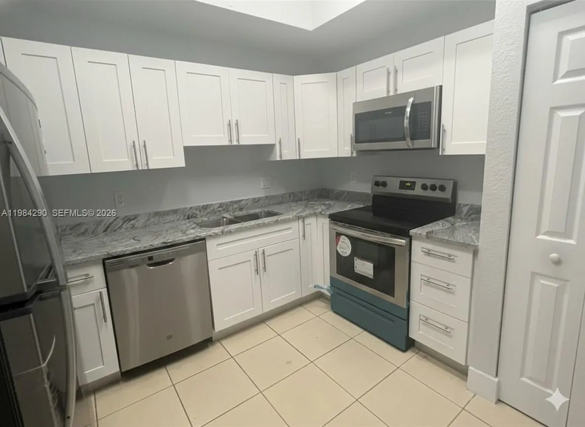 2801 Riverside Dr # 204, Coral Springs FL 33065