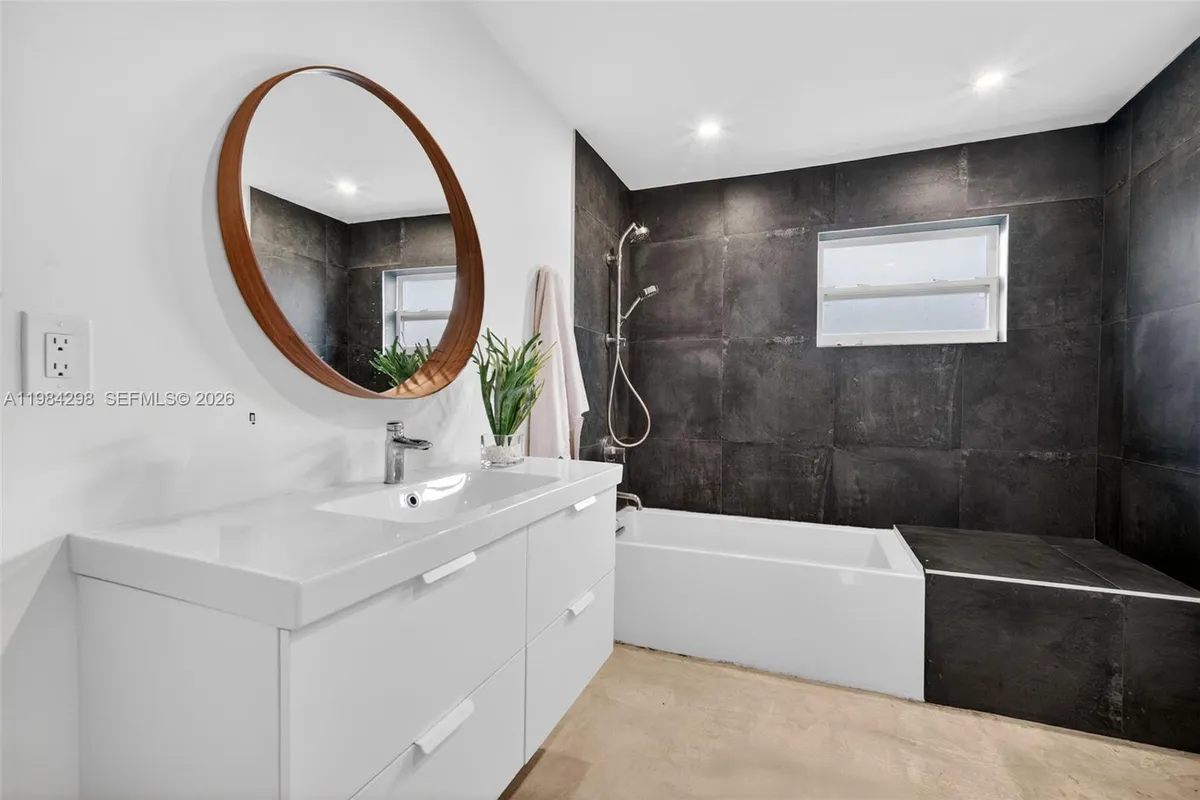 1119 N 46th Ter, Hollywood FL 33021