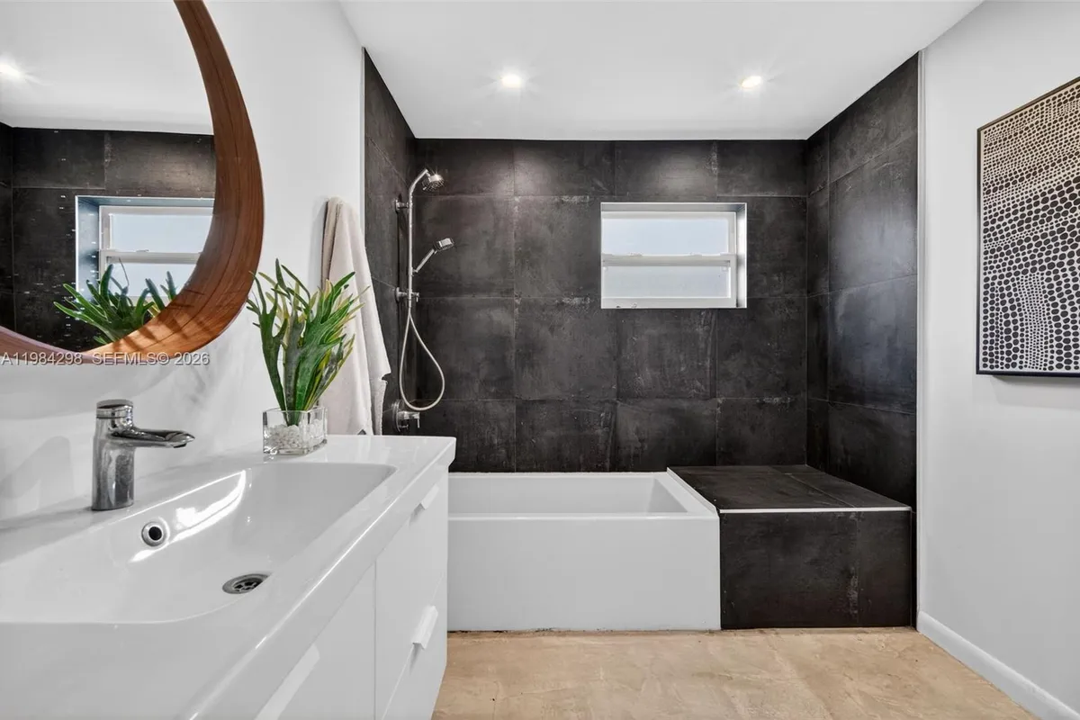 1119 N 46th Ter, Hollywood FL 33021