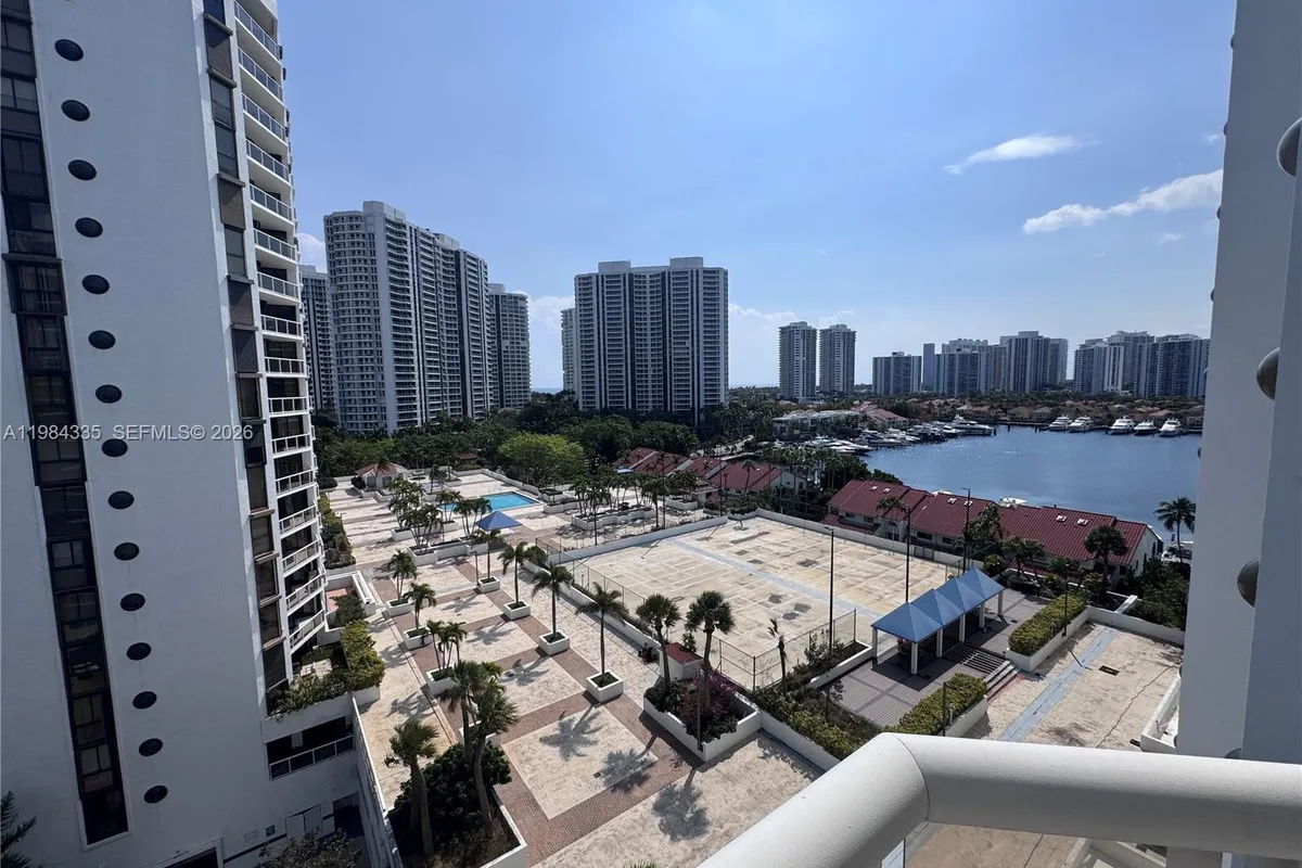 3610 Yacht Club Dr # 1002, Aventura FL 33180