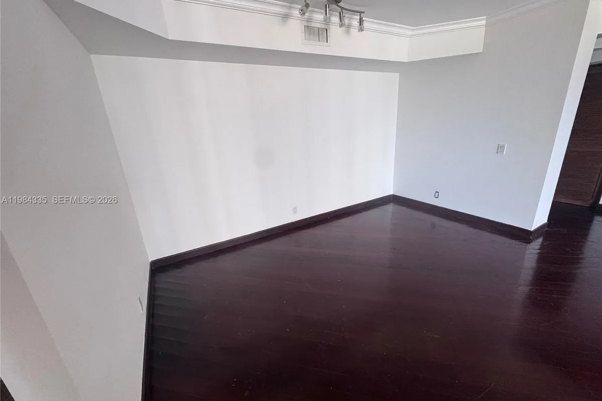 3610 Yacht Club Dr # 1002, Aventura FL 33180