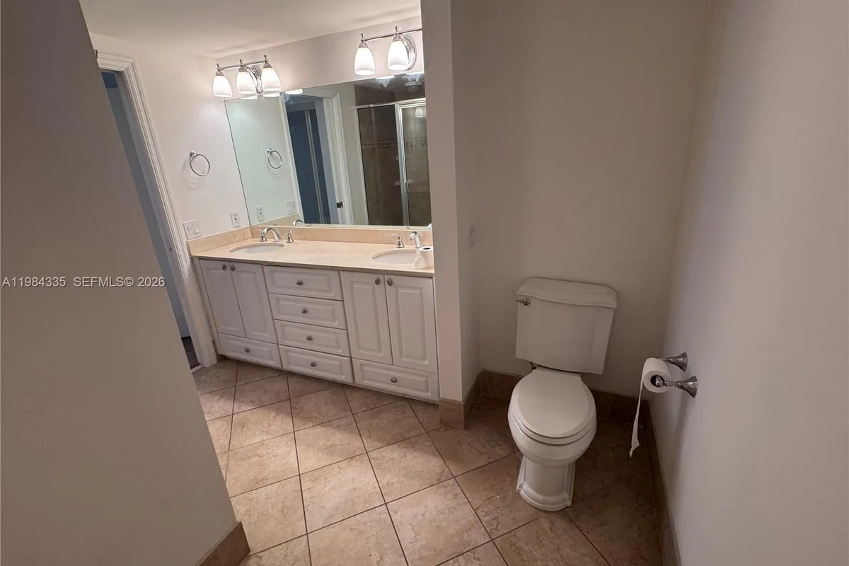 3610 Yacht Club Dr # 1002, Aventura FL 33180