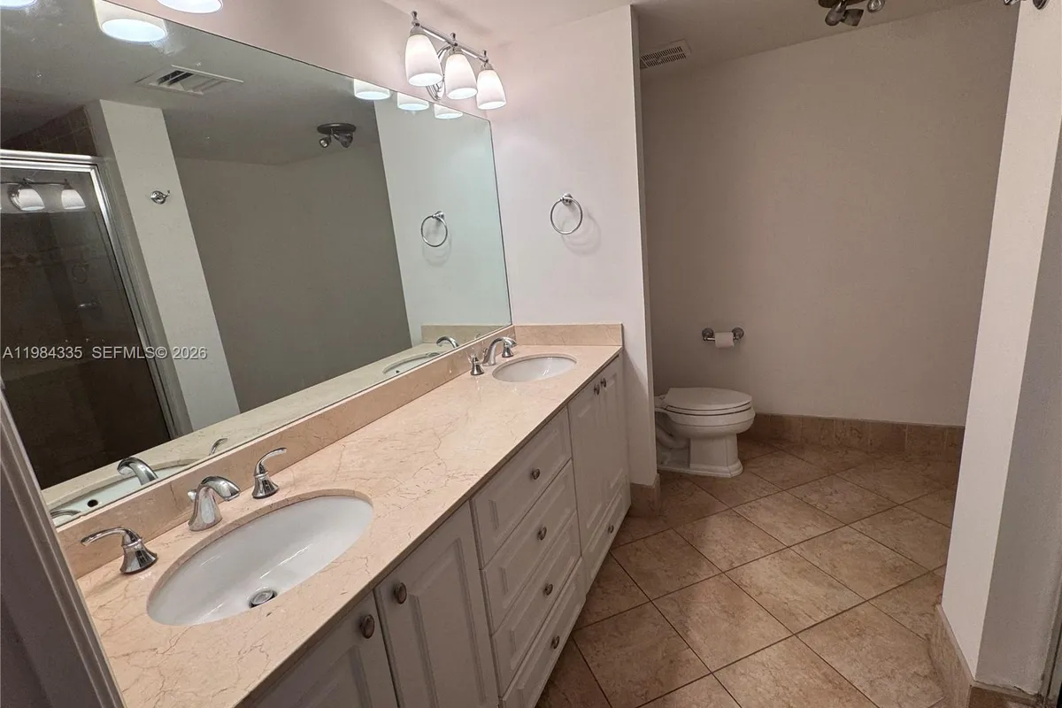 3610 Yacht Club Dr # 1002, Aventura FL 33180