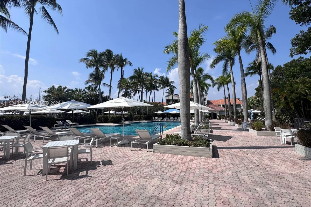 3610 Yacht Club Dr # 1002, Aventura FL 33180