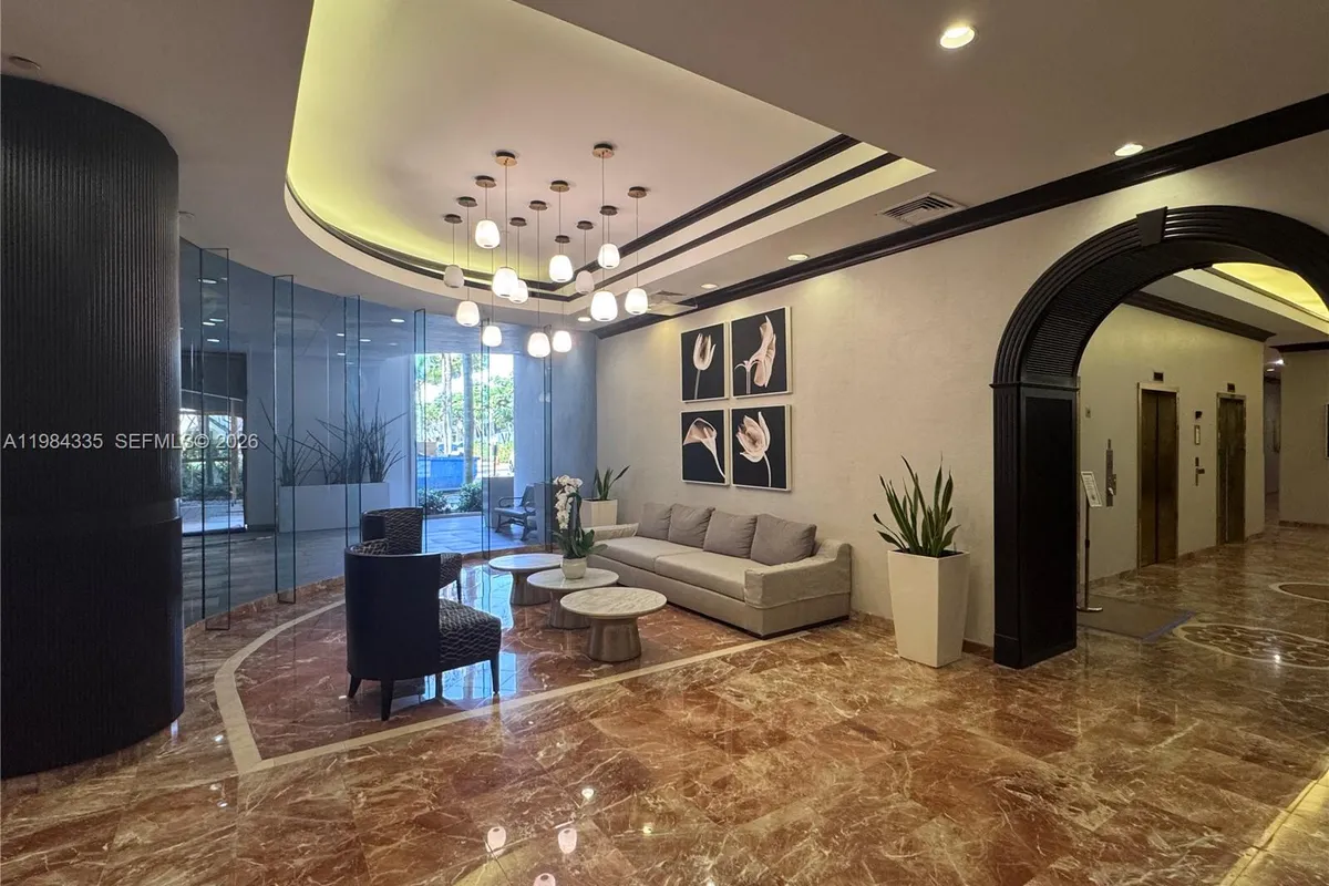 3610 Yacht Club Dr # 1002, Aventura FL 33180