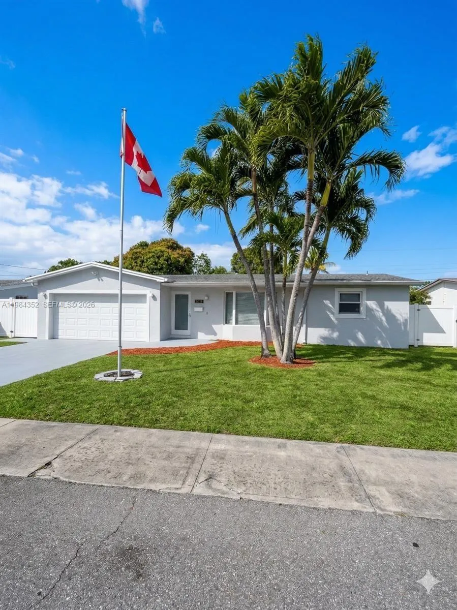 6527 NW 2nd St, Margate FL 33063