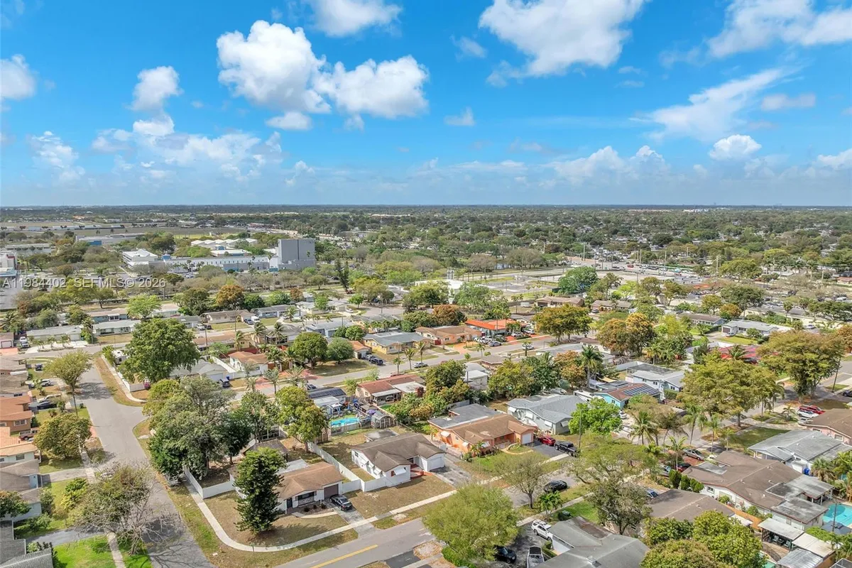 410 SW 71st Ave, Pembroke Pines FL 33023