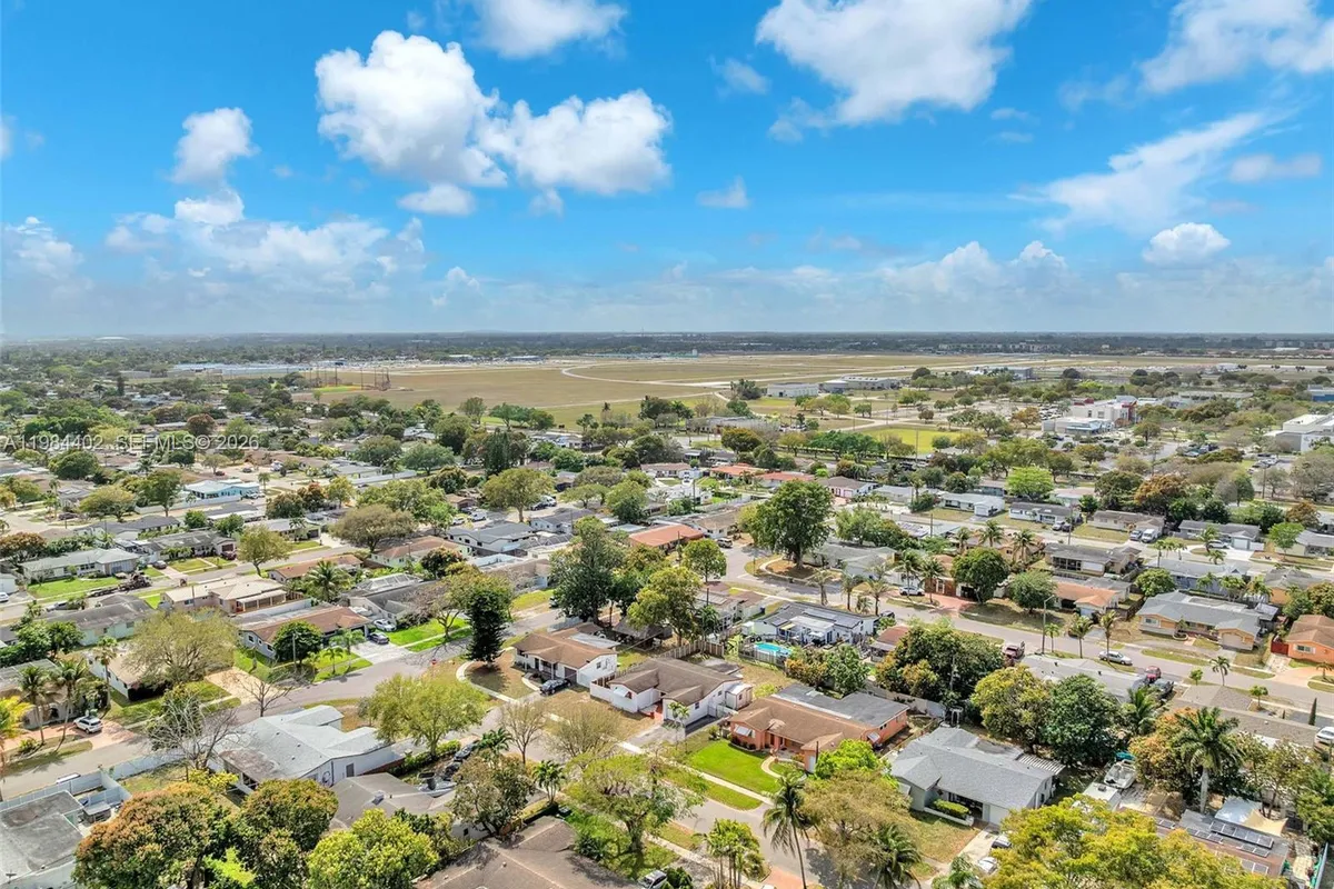 410 SW 71st Ave, Pembroke Pines FL 33023