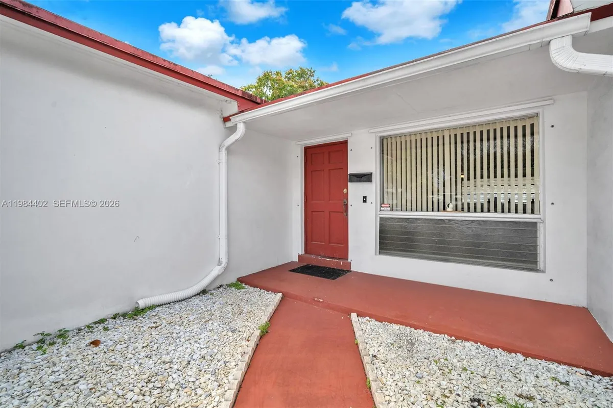410 SW 71st Ave, Pembroke Pines FL 33023