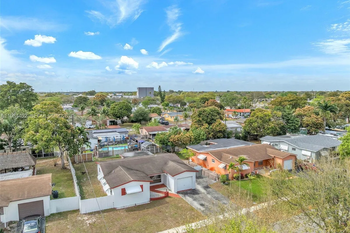 410 SW 71st Ave, Pembroke Pines FL 33023