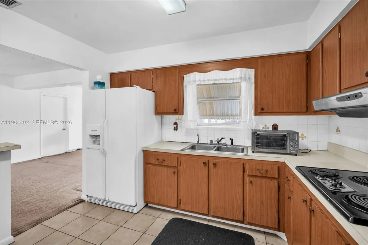 410 SW 71st Ave, Pembroke Pines FL 33023