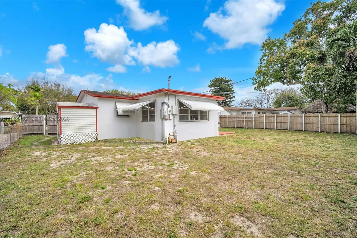 410 SW 71st Ave, Pembroke Pines FL 33023