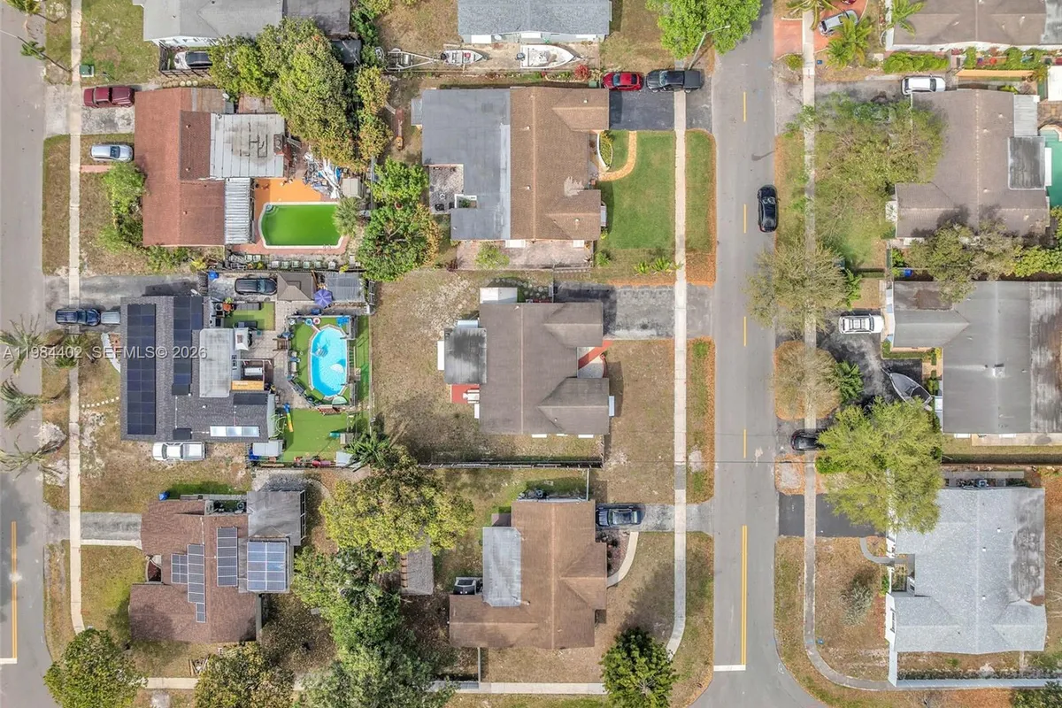 410 SW 71st Ave, Pembroke Pines FL 33023