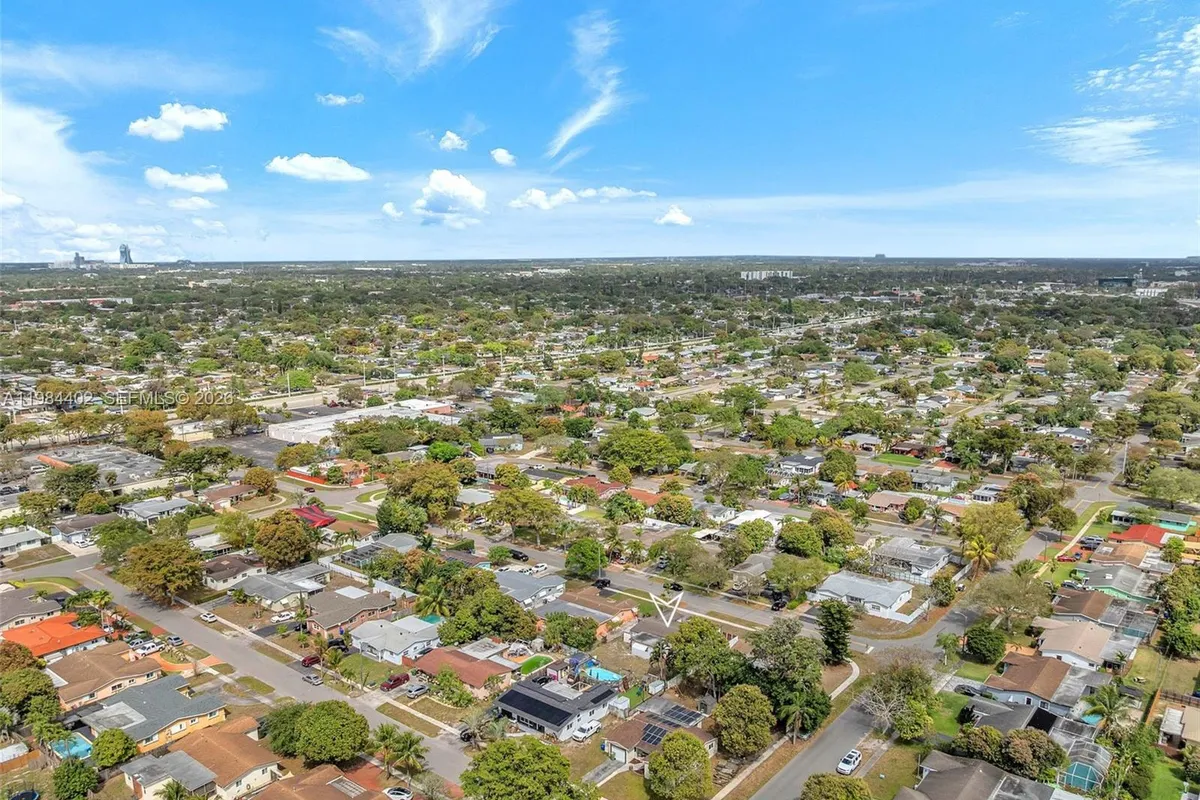 410 SW 71st Ave, Pembroke Pines FL 33023