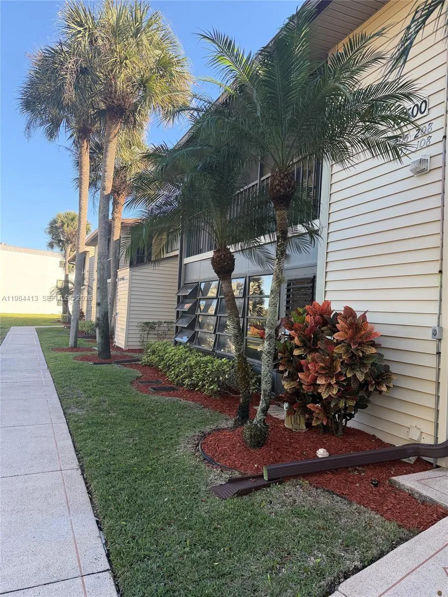 15500 Lakes Of Delray Blvd # 207, Delray Beach FL 33484
