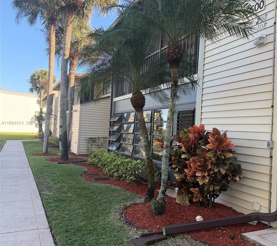 15500 Lakes Of Delray Blvd # 207, Delray Beach FL 33484