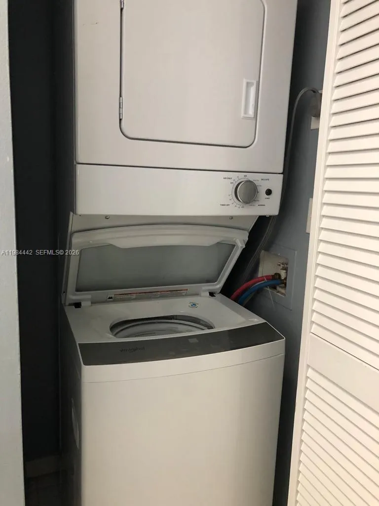 9999 Summerbreeze Dr # 218, Sunrise FL 33322