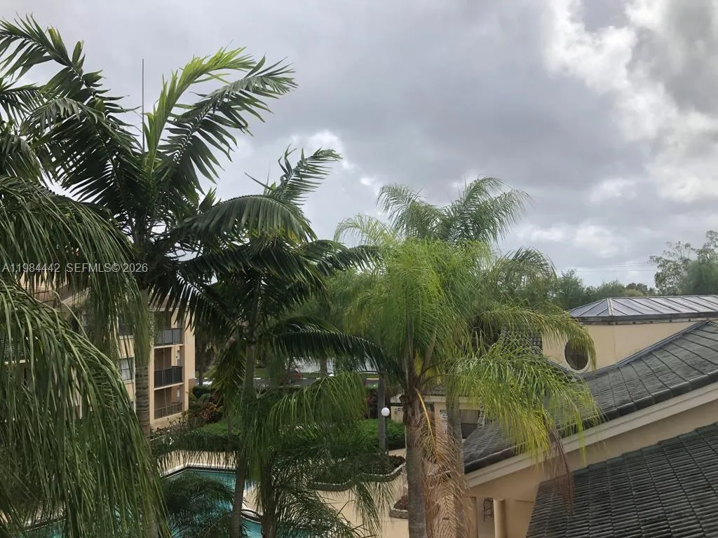 9999 Summerbreeze Dr # 218, Sunrise FL 33322