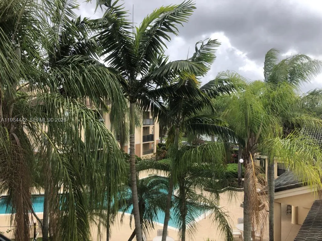 9999 Summerbreeze Dr # 218, Sunrise FL 33322