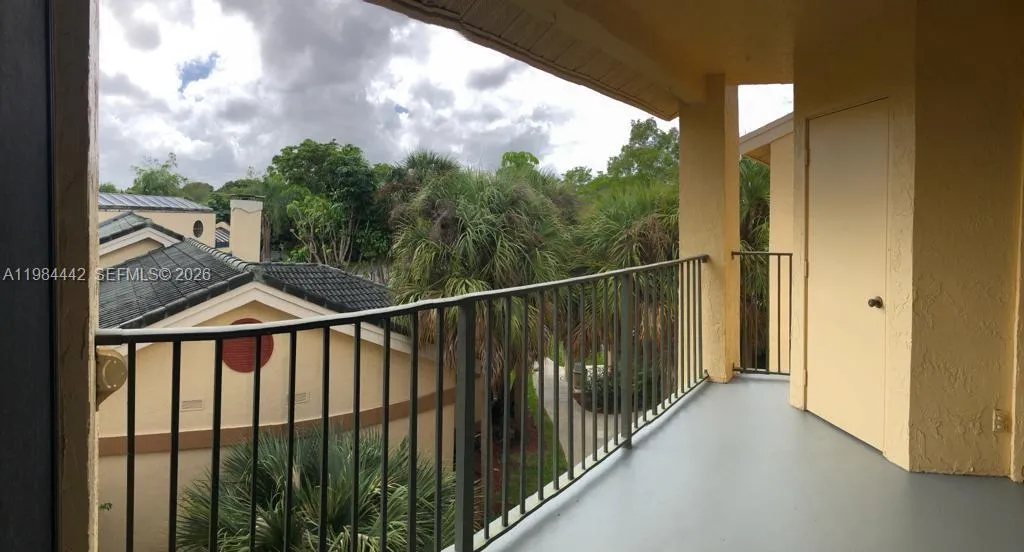 9999 Summerbreeze Dr # 218, Sunrise FL 33322