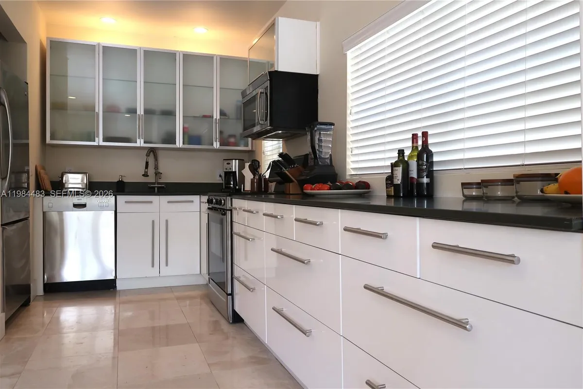 929 Michigan Ave # 3, Miami Beach FL 33139