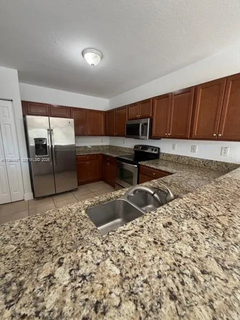 3 bedroom 2 bath for sale at 11601 NW 89th St # 202, Doral FL 33178