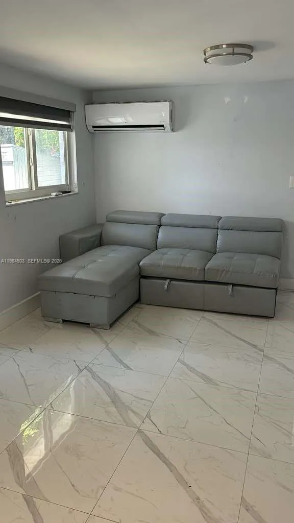 980 W 45th Pl # 2, Hialeah FL 33012