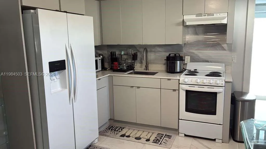 980 W 45th Pl # 2, Hialeah FL 33012