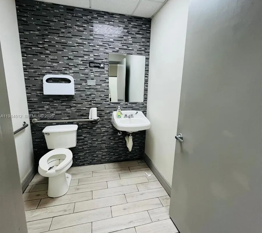 6101 W Atlantic Blvd # 102, Margate FL 33063