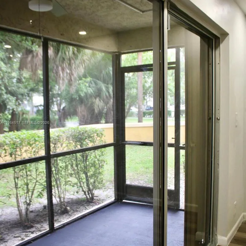 3001 N Oakland Forest Dr # 104, Oakland Park FL 33309