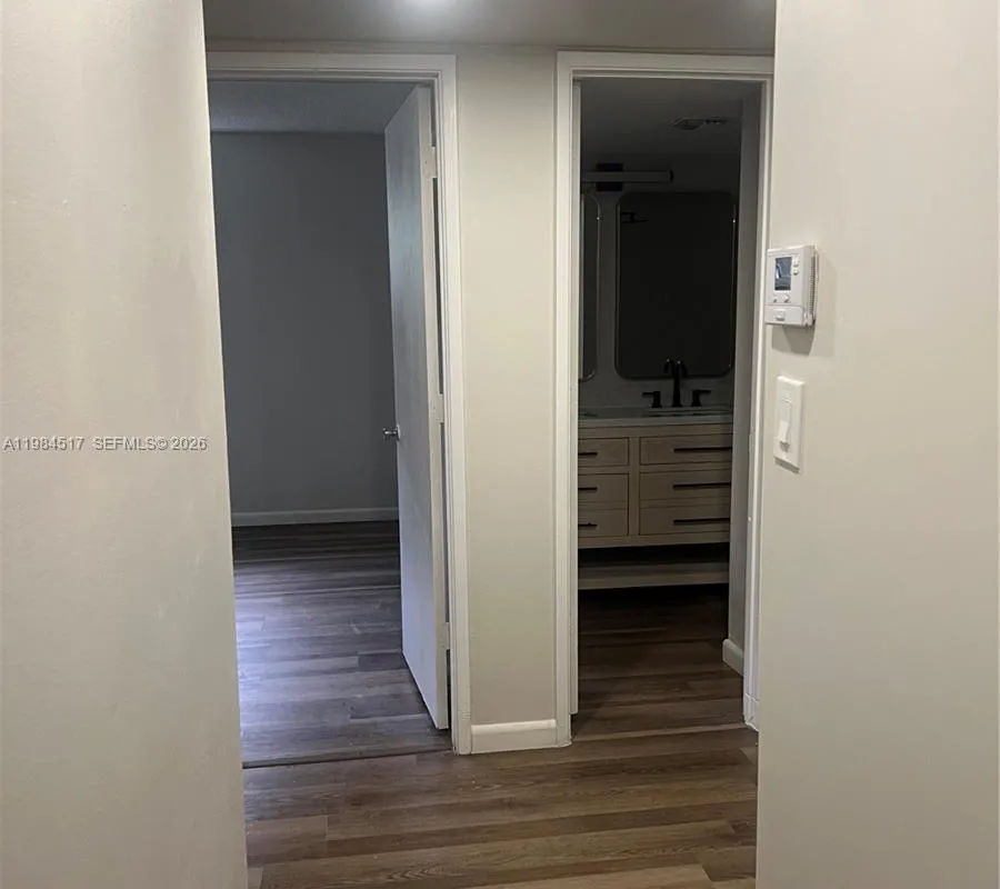 3001 N Oakland Forest Dr # 104, Oakland Park FL 33309