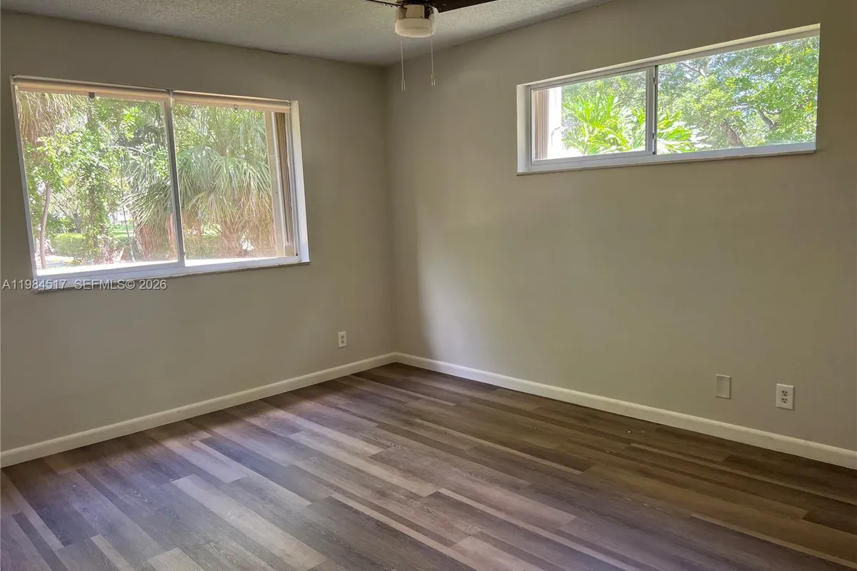 3001 N Oakland Forest Dr # 104, Oakland Park FL 33309