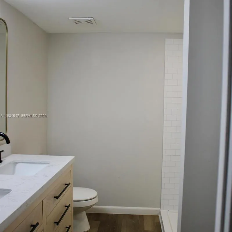 3001 N Oakland Forest Dr # 104, Oakland Park FL 33309