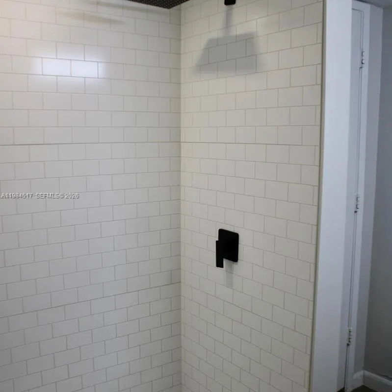 3001 N Oakland Forest Dr # 104, Oakland Park FL 33309