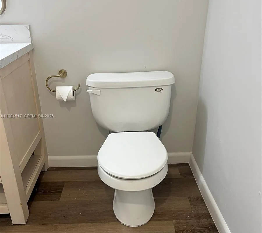 3001 N Oakland Forest Dr # 104, Oakland Park FL 33309