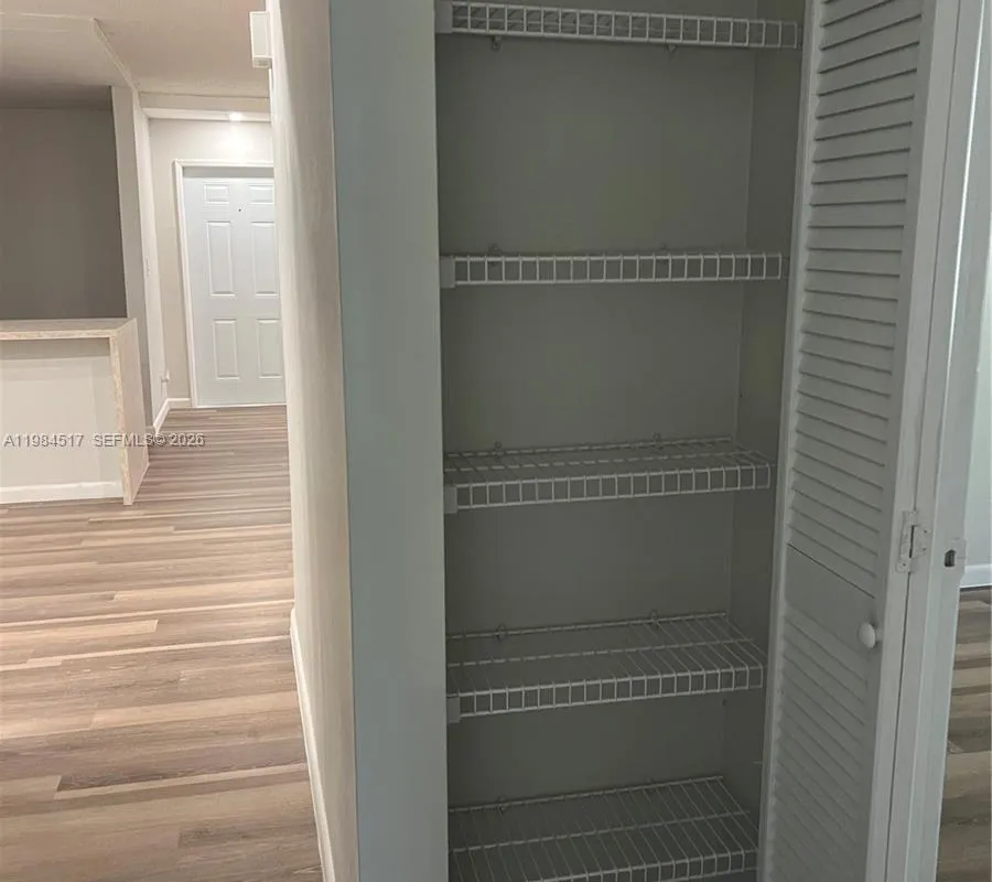 3001 N Oakland Forest Dr # 104, Oakland Park FL 33309