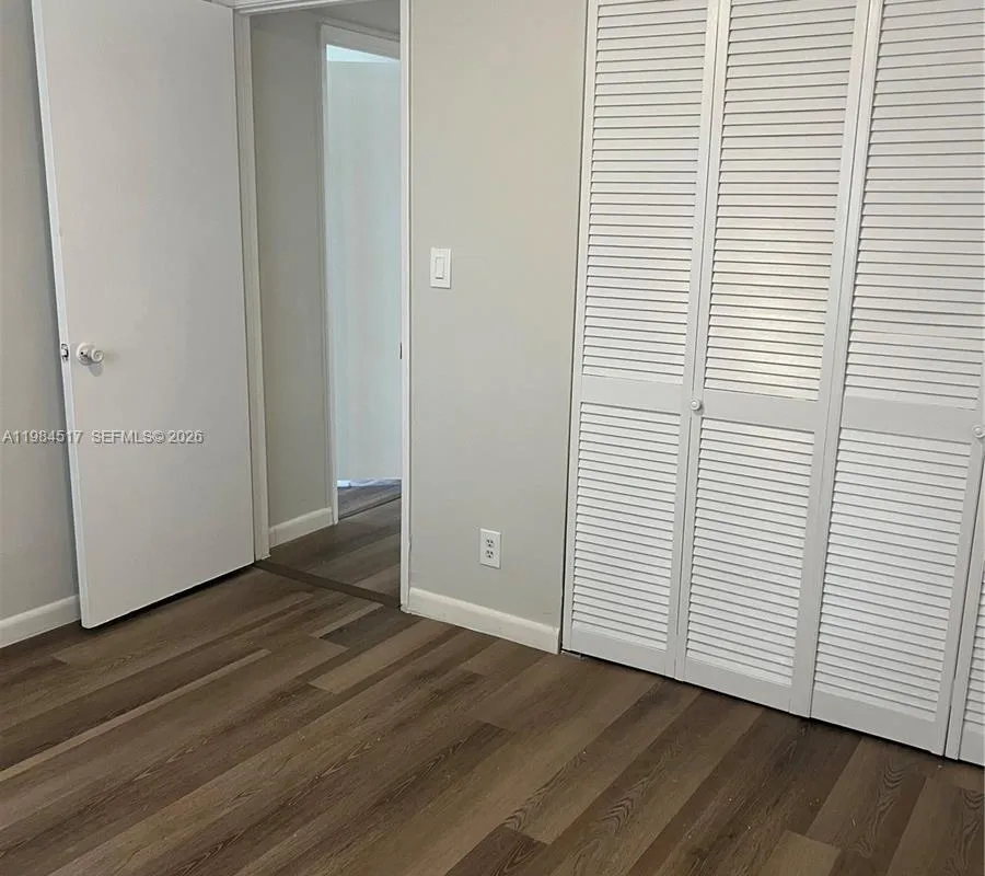 3001 N Oakland Forest Dr # 104, Oakland Park FL 33309