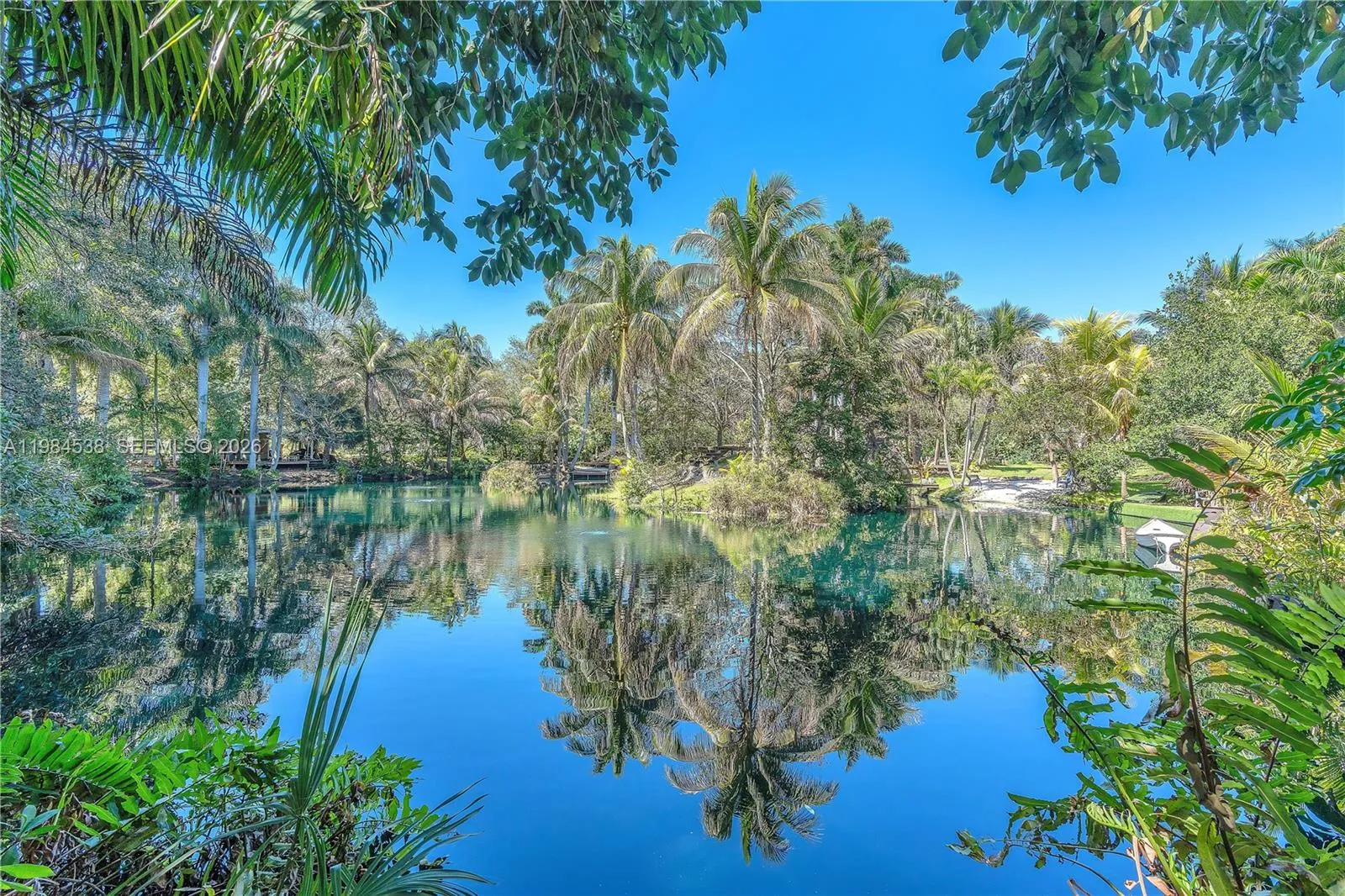 154th Street - 870, North Miami Beach FL 33162