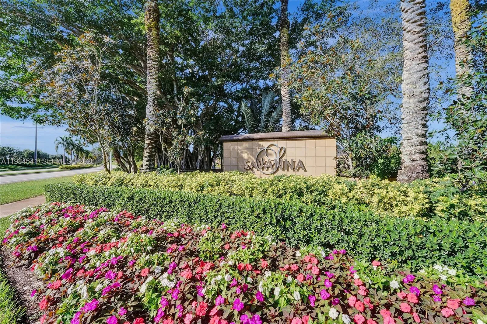 930 W Bluewood Ter, Weston FL 33327