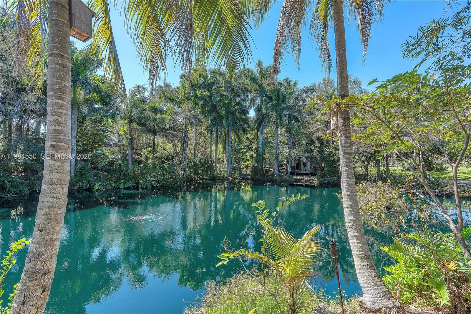 154th Street - 861, North Miami Beach FL 33162