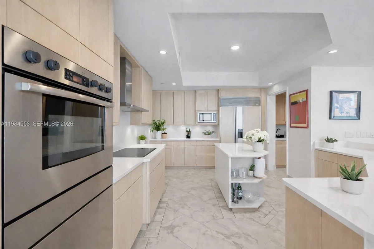 21200 Point Pl # 1901, Aventura FL 33180