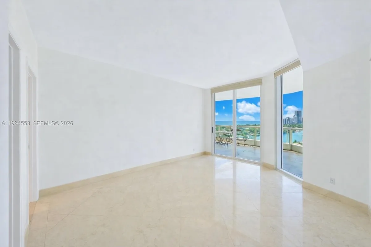 21200 Point Pl # 1901, Aventura FL 33180