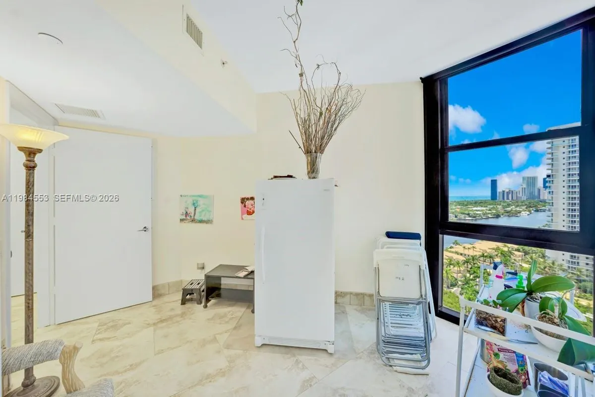 21200 Point Pl # 1901, Aventura FL 33180