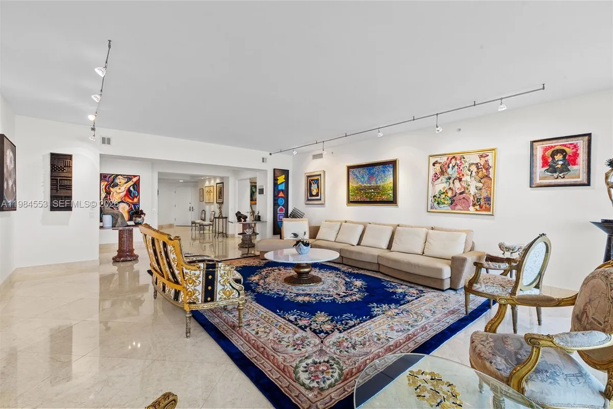 21200 Point Pl # 1901, Aventura FL 33180