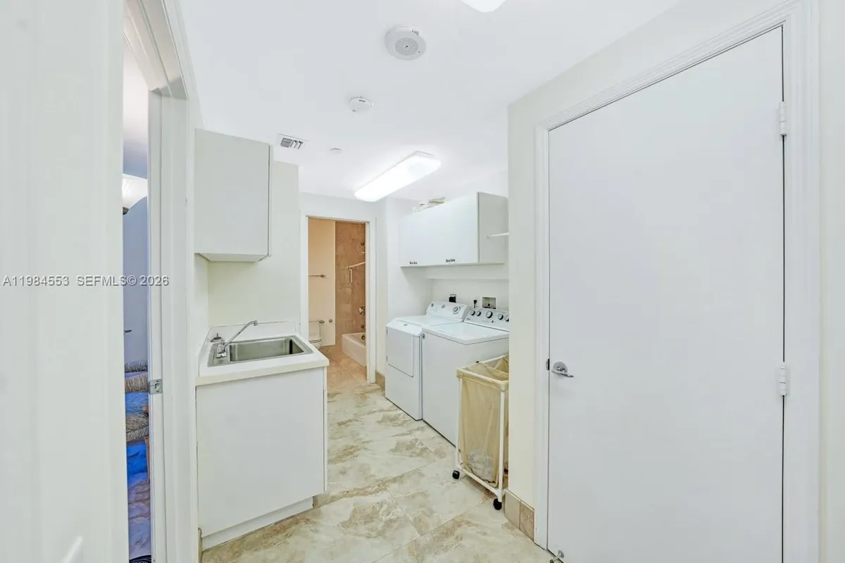 21200 Point Pl # 1901, Aventura FL 33180